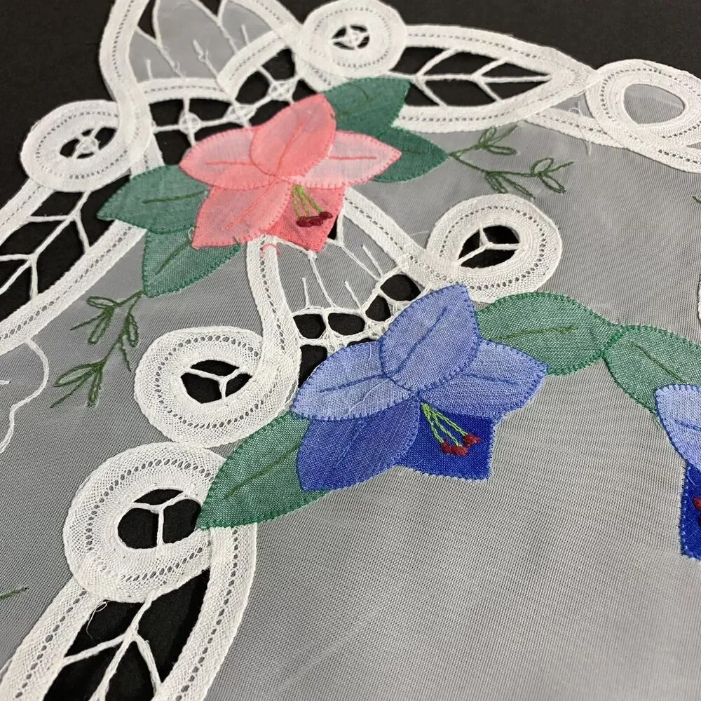 Set Vintage Organdy Appliqué 8 Placemats 1 Table Runner Flowers Cut Outs